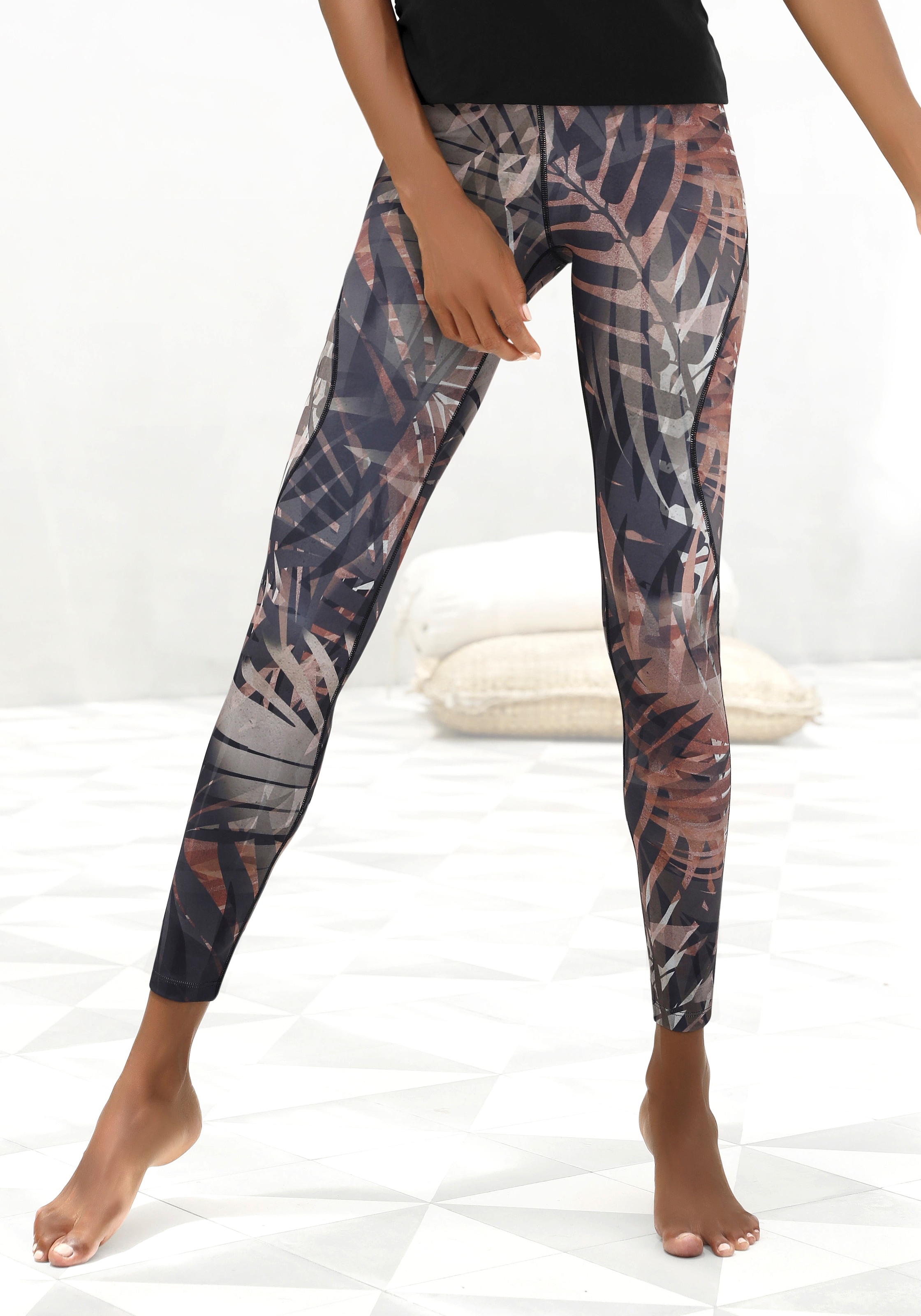 LASCANA ACTIVE Leggings »Tropical«  mit abstraktem Palmenprint, Loungewear