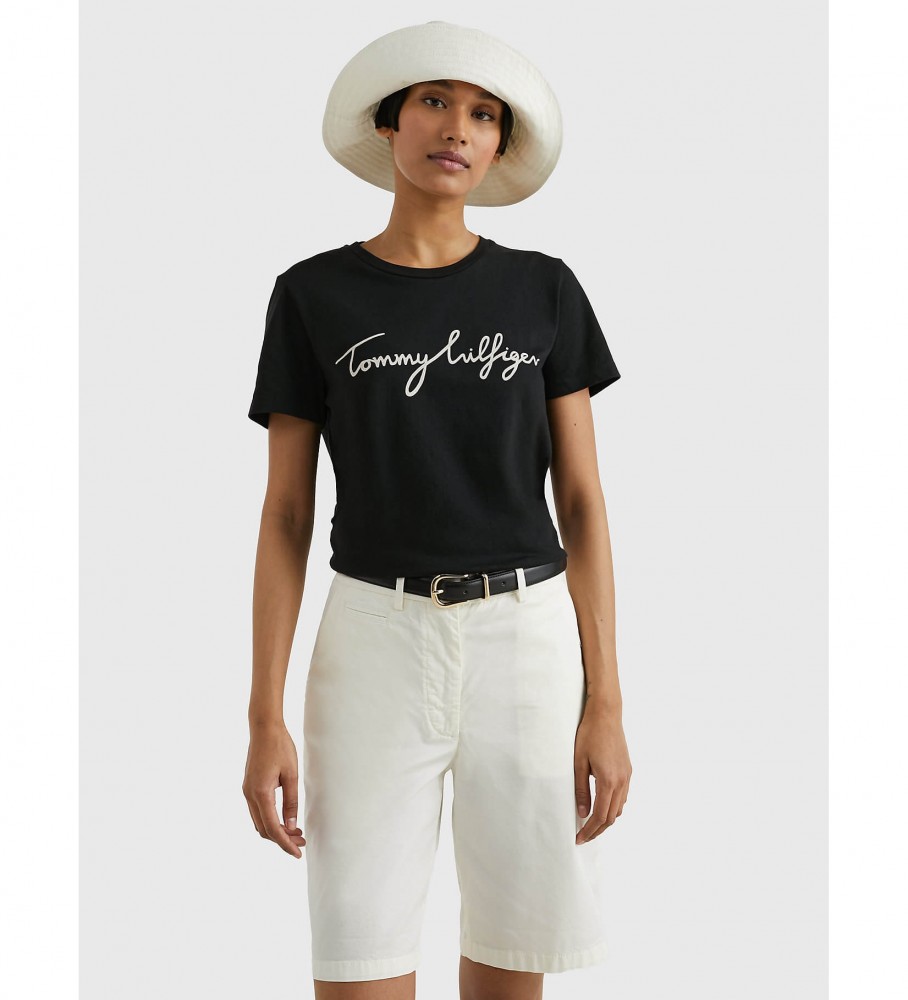 Camiseta Tommy Hilfiger Heritage com gola redonda e estampa, preta.