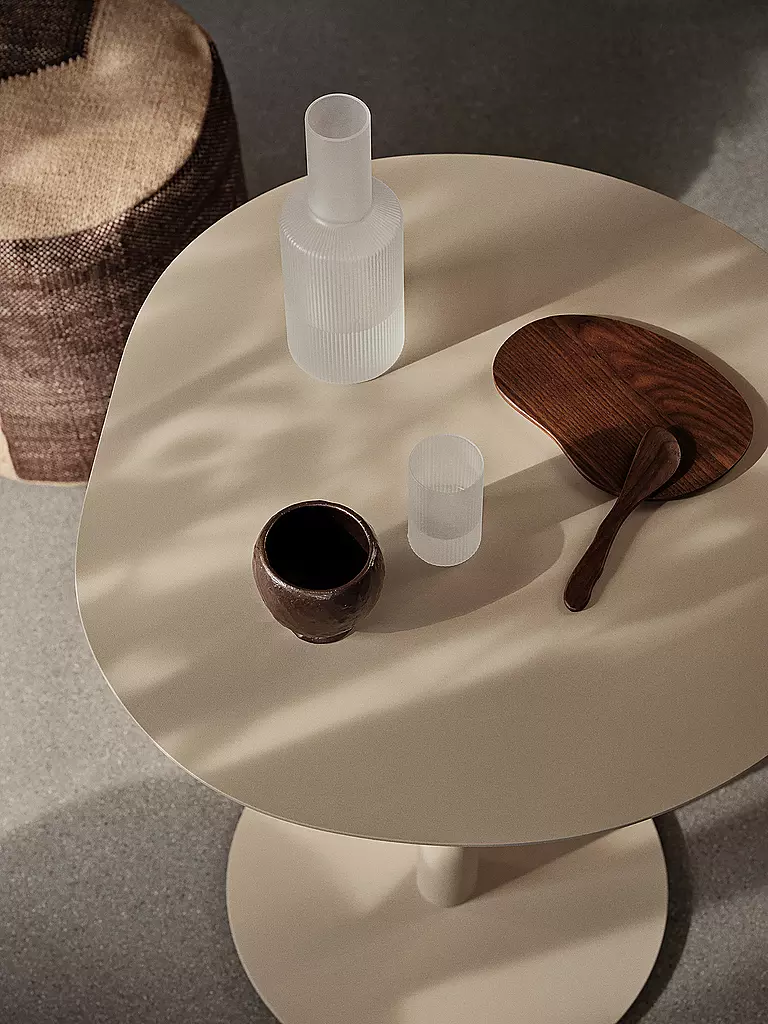 FERM LIVING Karaffe RIPPLE 1l Frosted  weiss