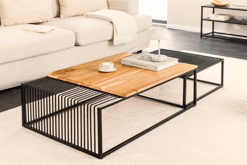 2er Set Couchtische ARCHITECTURE 90cm natur Akazienholz schwarz Steinfurnier Metall