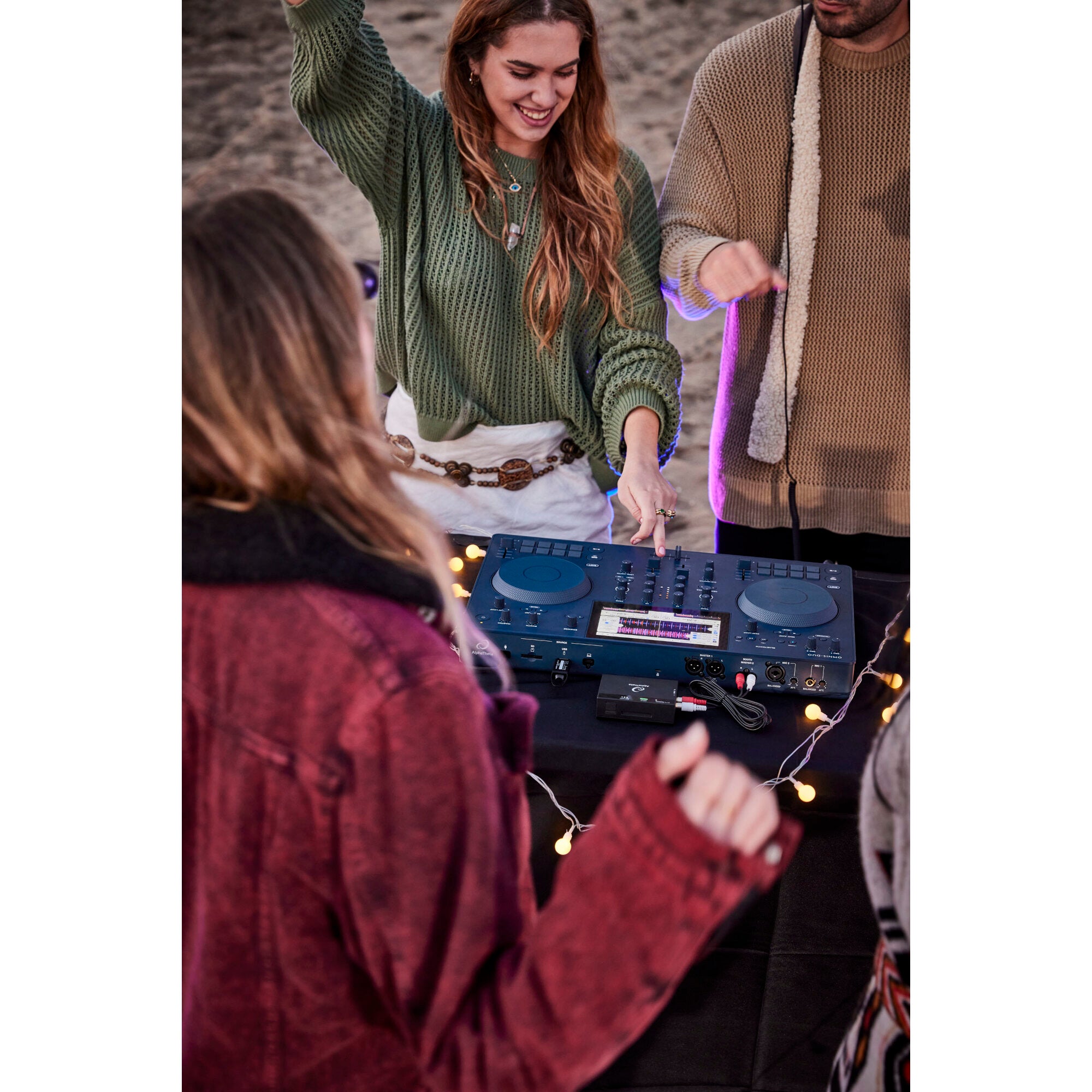 AlphaTheta Omnis-Duo all-in-one mobiel DJ-systeem