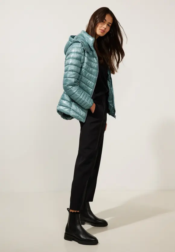 Kurze Steppjacke mit Kapuze - polar mint