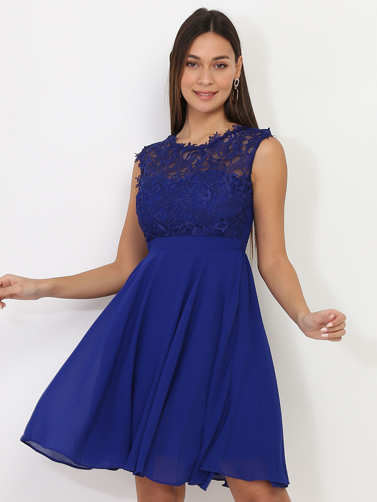 Robe avec dentelle- Bleu
