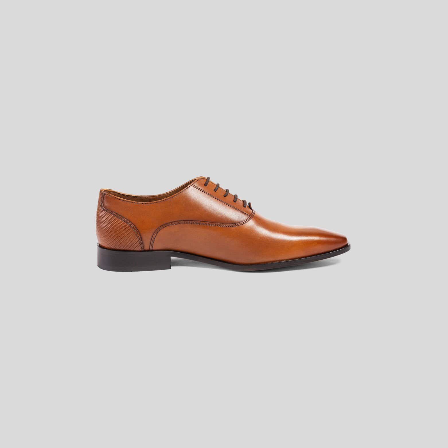 Chaussures de costume en cuir Camel
