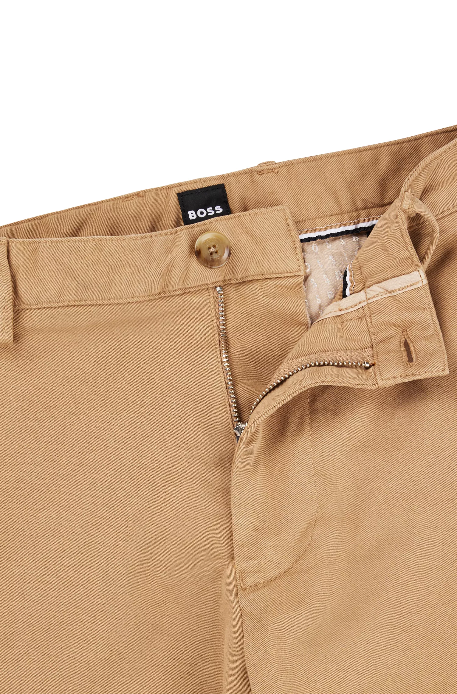 Shorts BOSS pretos de corte justo em algodão elástico.