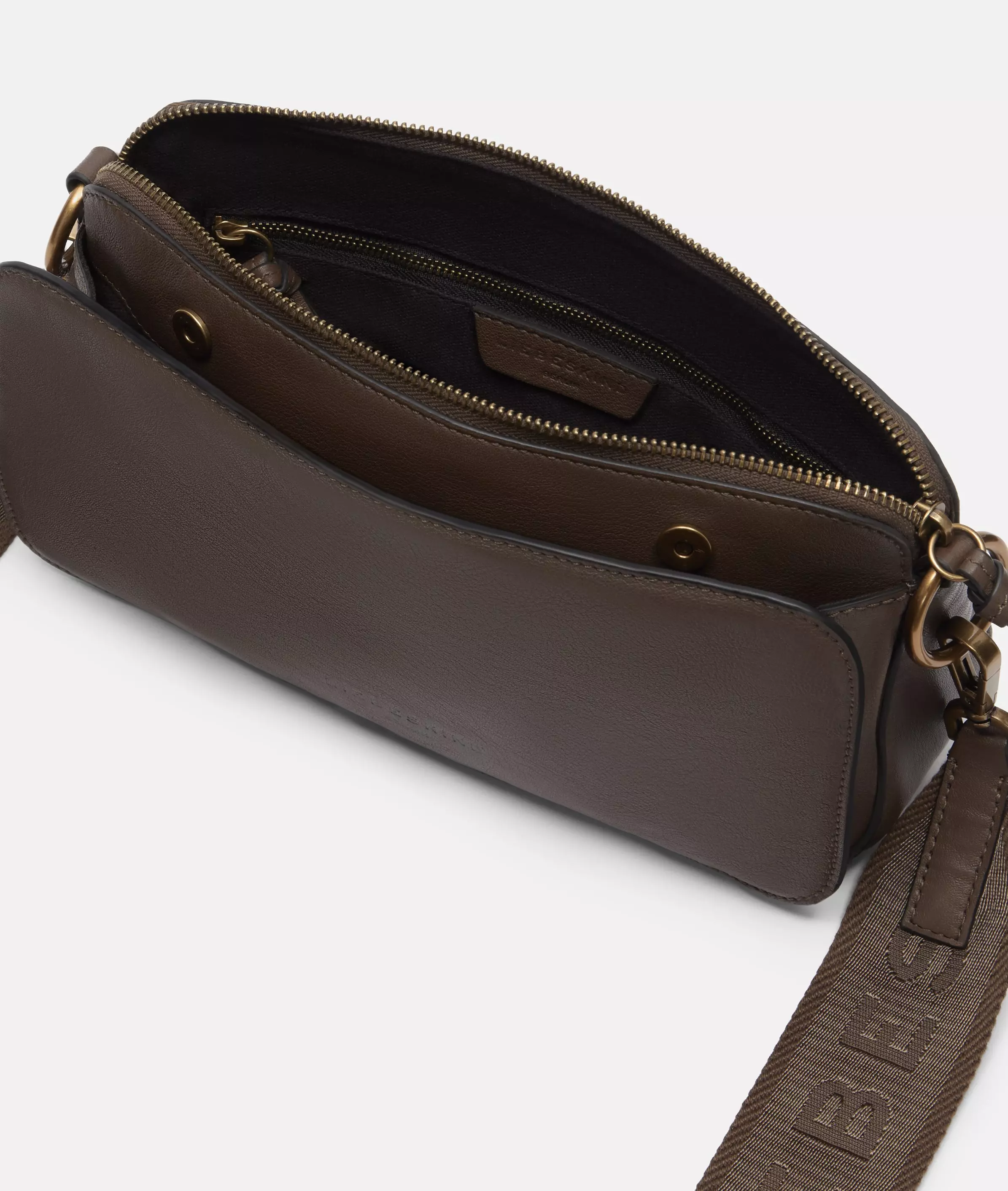 Clarice Crossbody M Spacious crossbody bag made from high-quality sheepskin