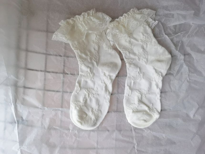 Autuna - Sokken met kantversiering