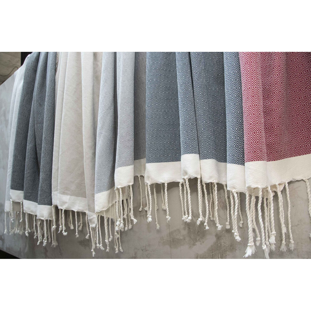 Febronie Plaid Courchevel Losange gris moyen