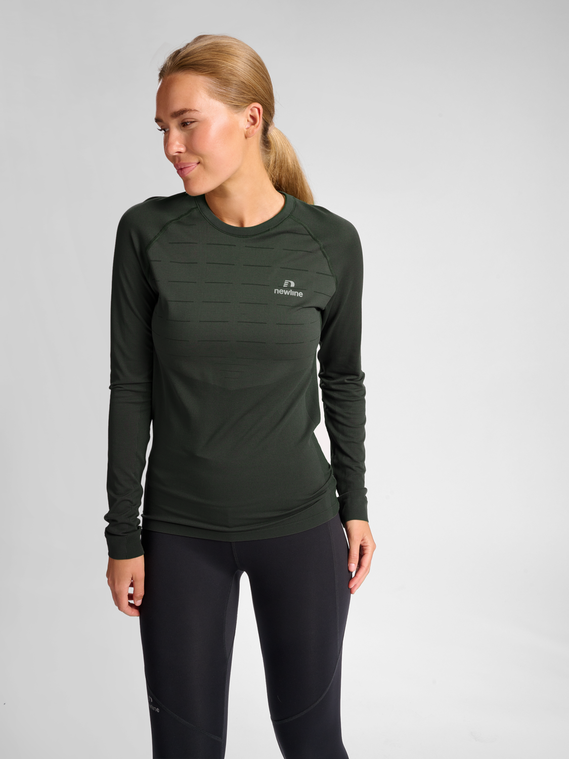 nwlPACE LS SEAMLESS WOMAN