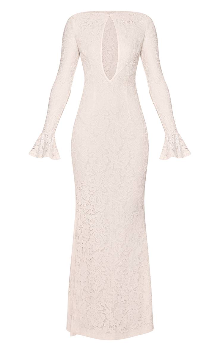 Crème Robe Longue Évasée En Dentelle Avec Découpe Au Décolleté Et Manches Longues Évasées