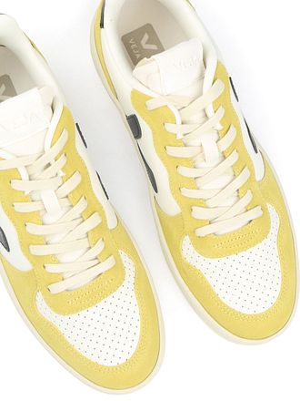 Veja Sneakers V-10 Geel VI0220502-Pure Black Liquor kopen