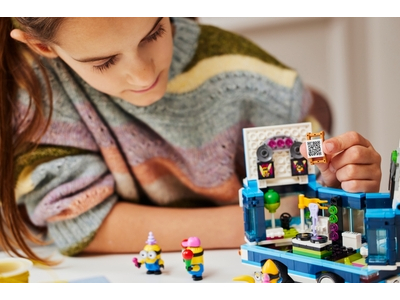 LEGO Muzikale feestbus van de Minions (75581)