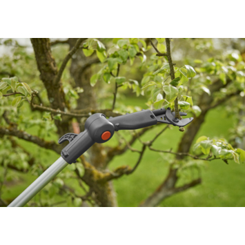 Gardena 18V telescopische takkenschaar 3,6m (P4A) Incl. 2.0Ah accu   lader