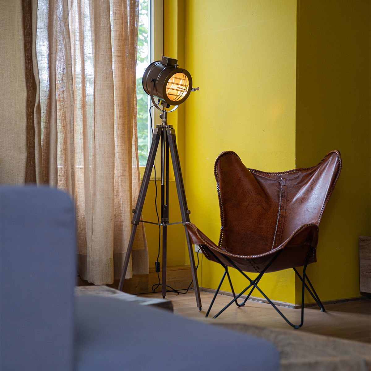 Tripod vloerlamp brons met hout studiospot - Radient