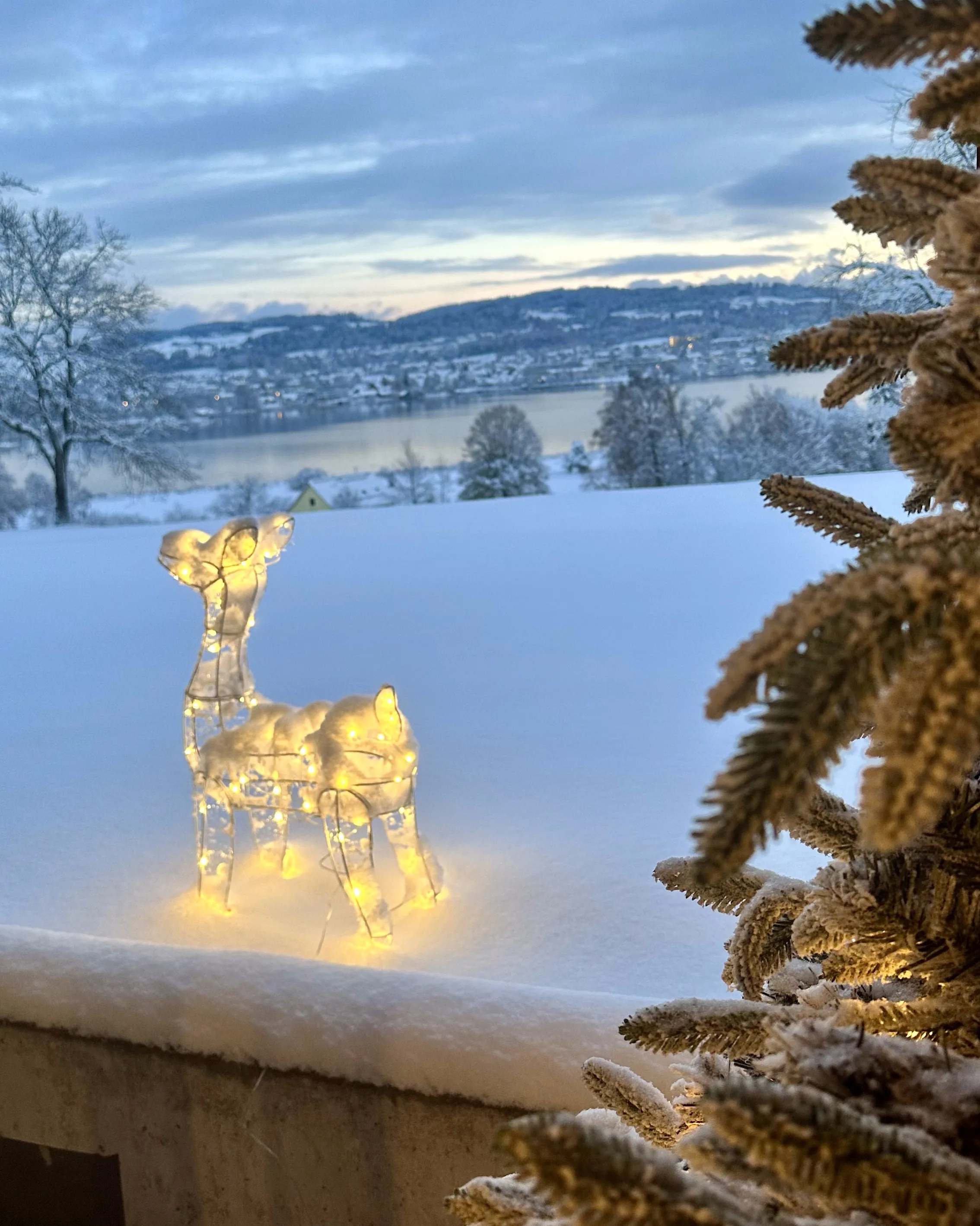 Buitendecoratie LED HAFNIR Hert 92 cm Zilver