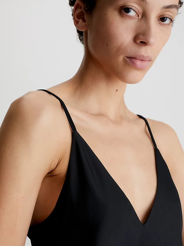 Vestido midi justo de alças