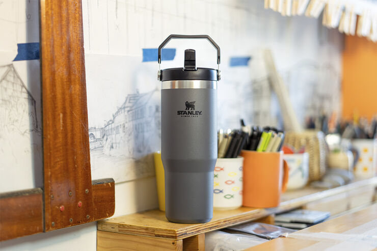 Stanley IceFlow Flip Straw Tumbler 0. 89L