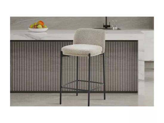 Chaise de comptoir ELISE – Couleur sable – Pieds en métal – Hauteur 85 cm – Style moderne