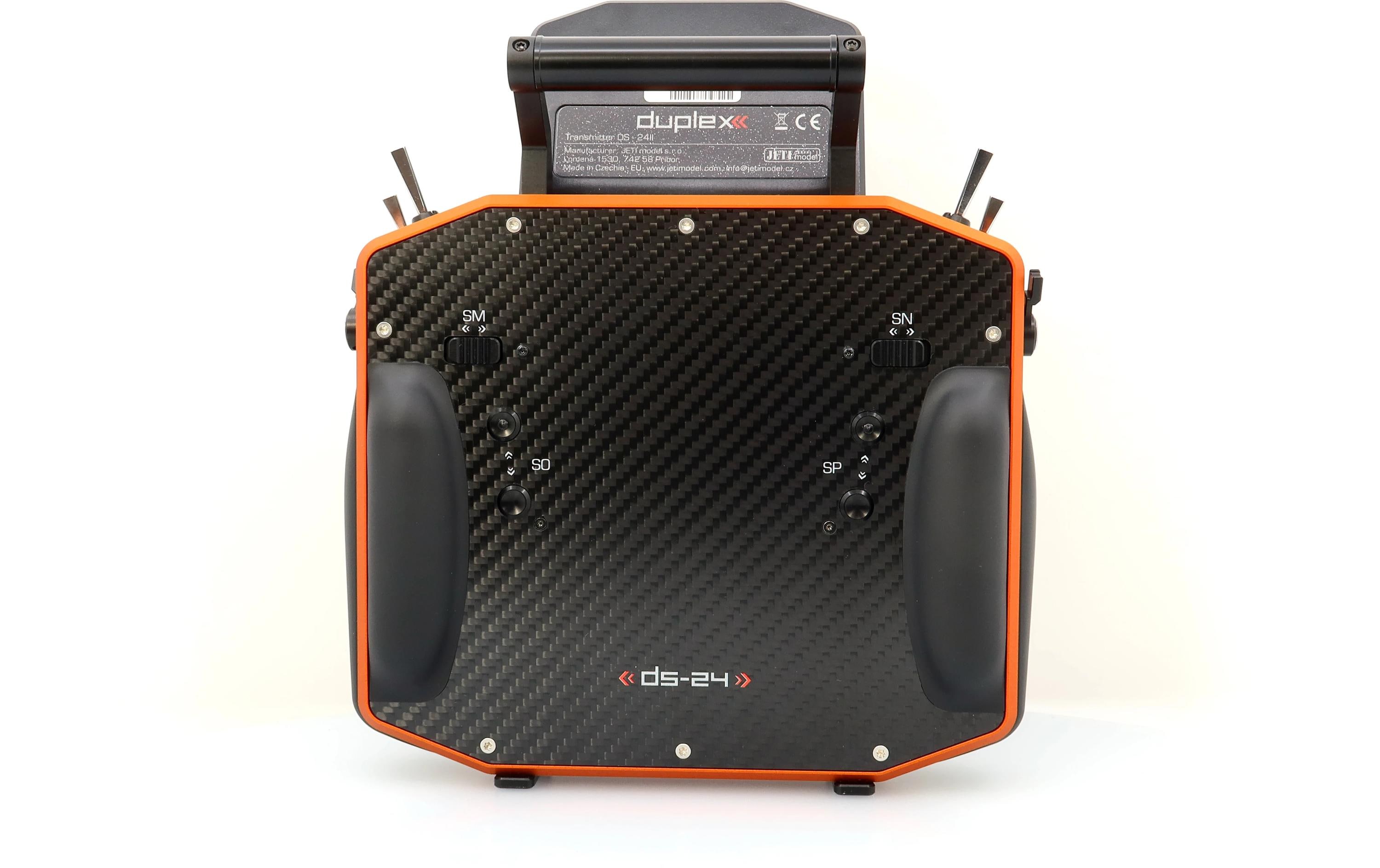 Fernsteuerung DS-24II Carbon Line Orange 24 Kanal, Duplex EX<br>Professioneller 24-Kanal-Sender mit Geber auf Rückseite und Carbon-Frontplatte