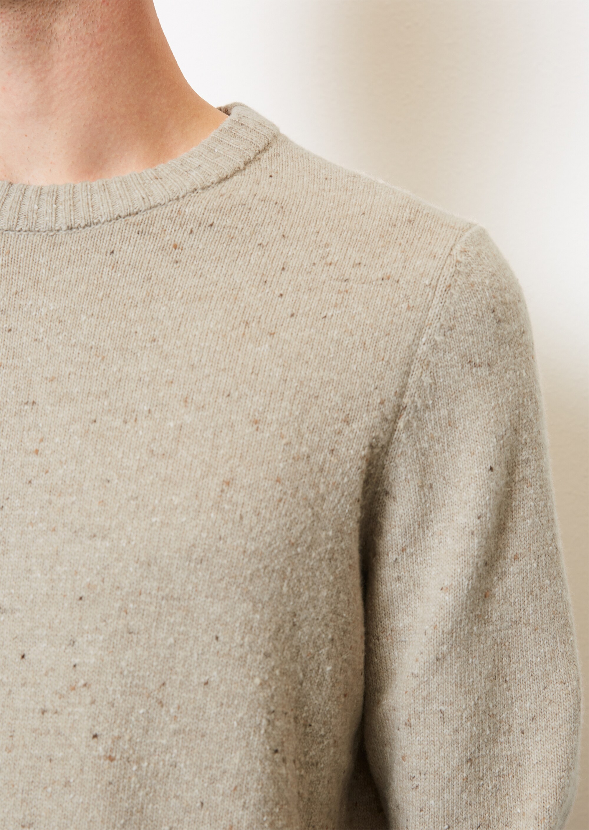 Pullover regular aus gesprenkeltem Tweedgarn
