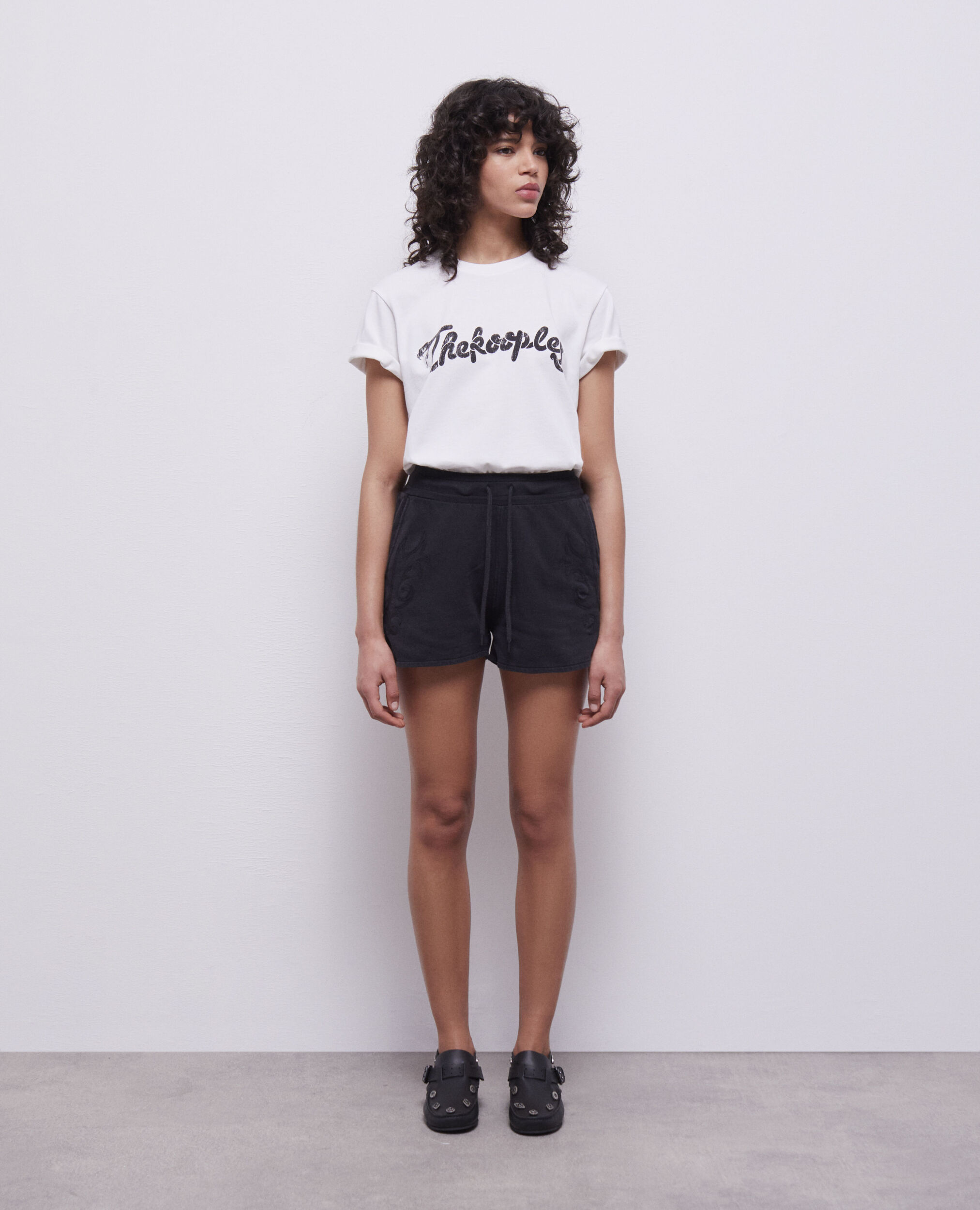 Short noir molletonné avec broderies Western