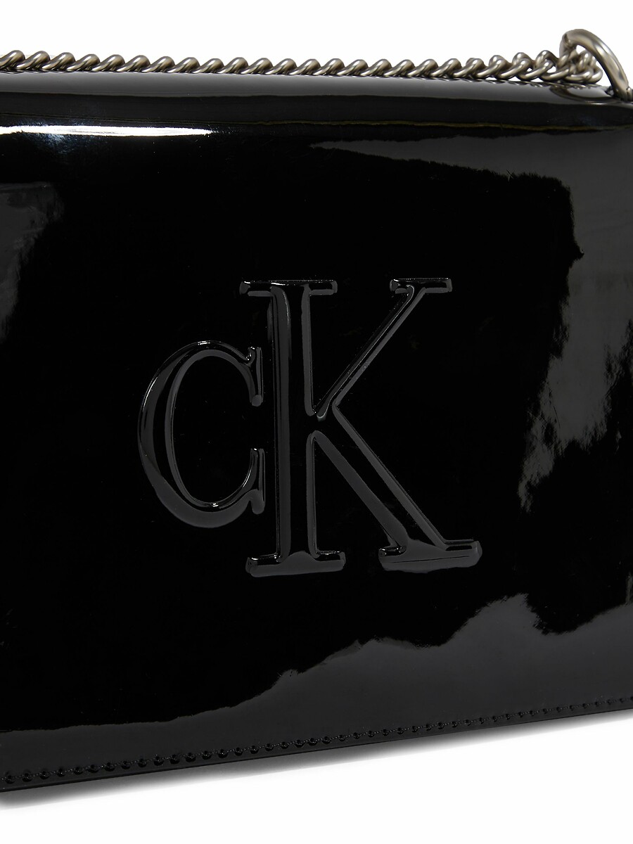 CALVIN KLEIN<br>Bolsa de mão com aba e alça de ombro
