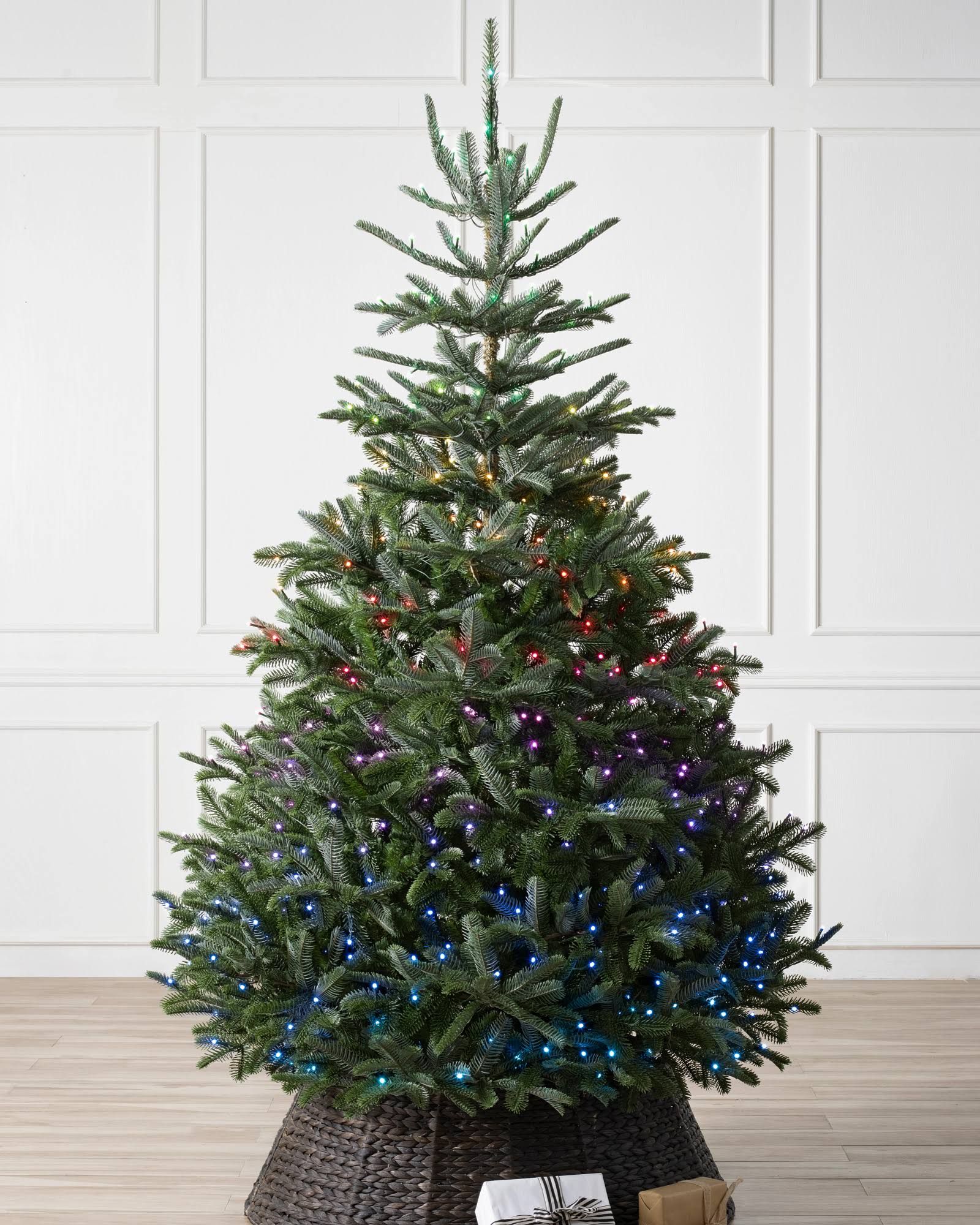 Künstlicher Weihnachtsbaum Nordmanntanne Twinkly-Lichtershow von Balsa