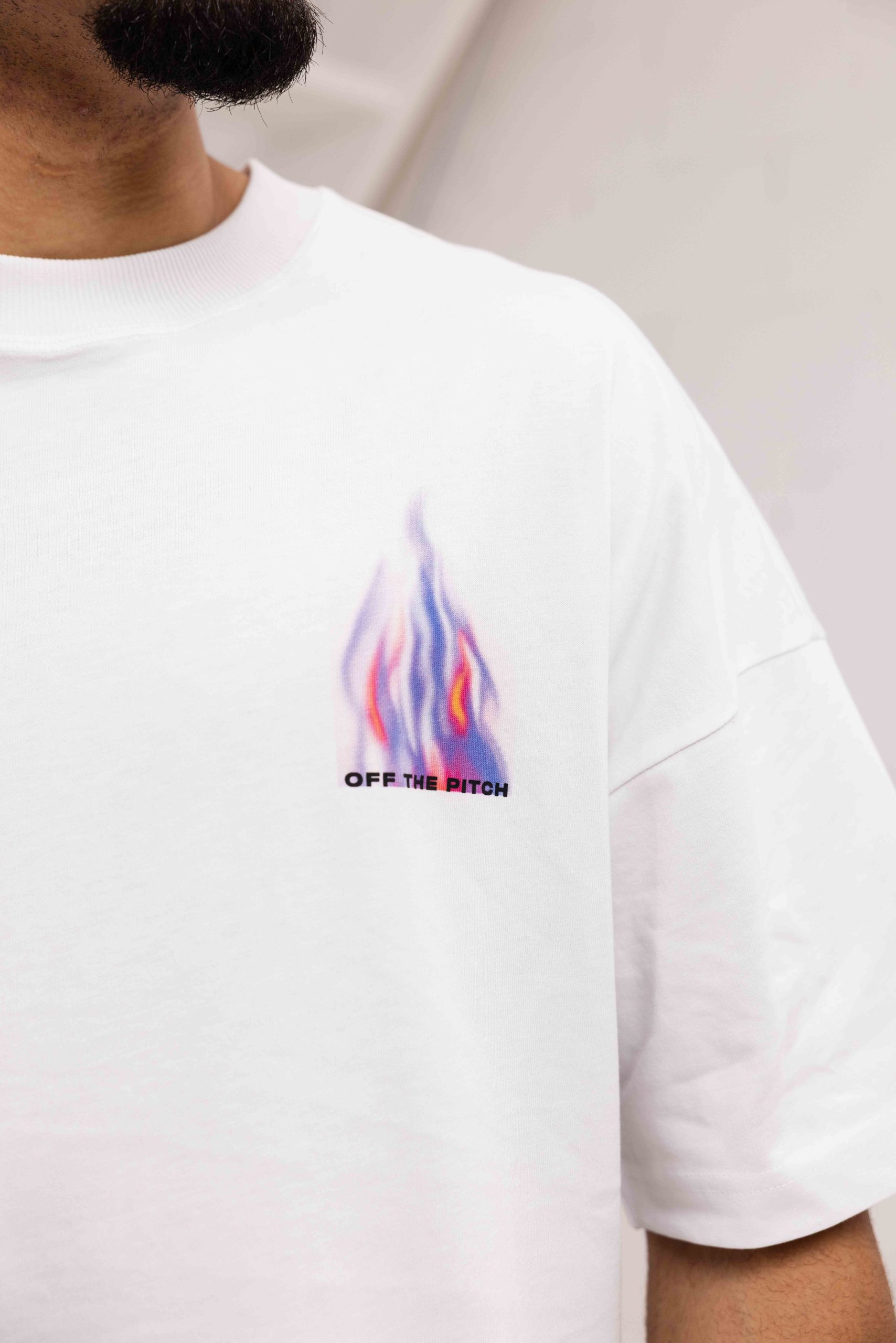 Off The Pitch Burning Flower Loose Fit T-shirt Heren Wit