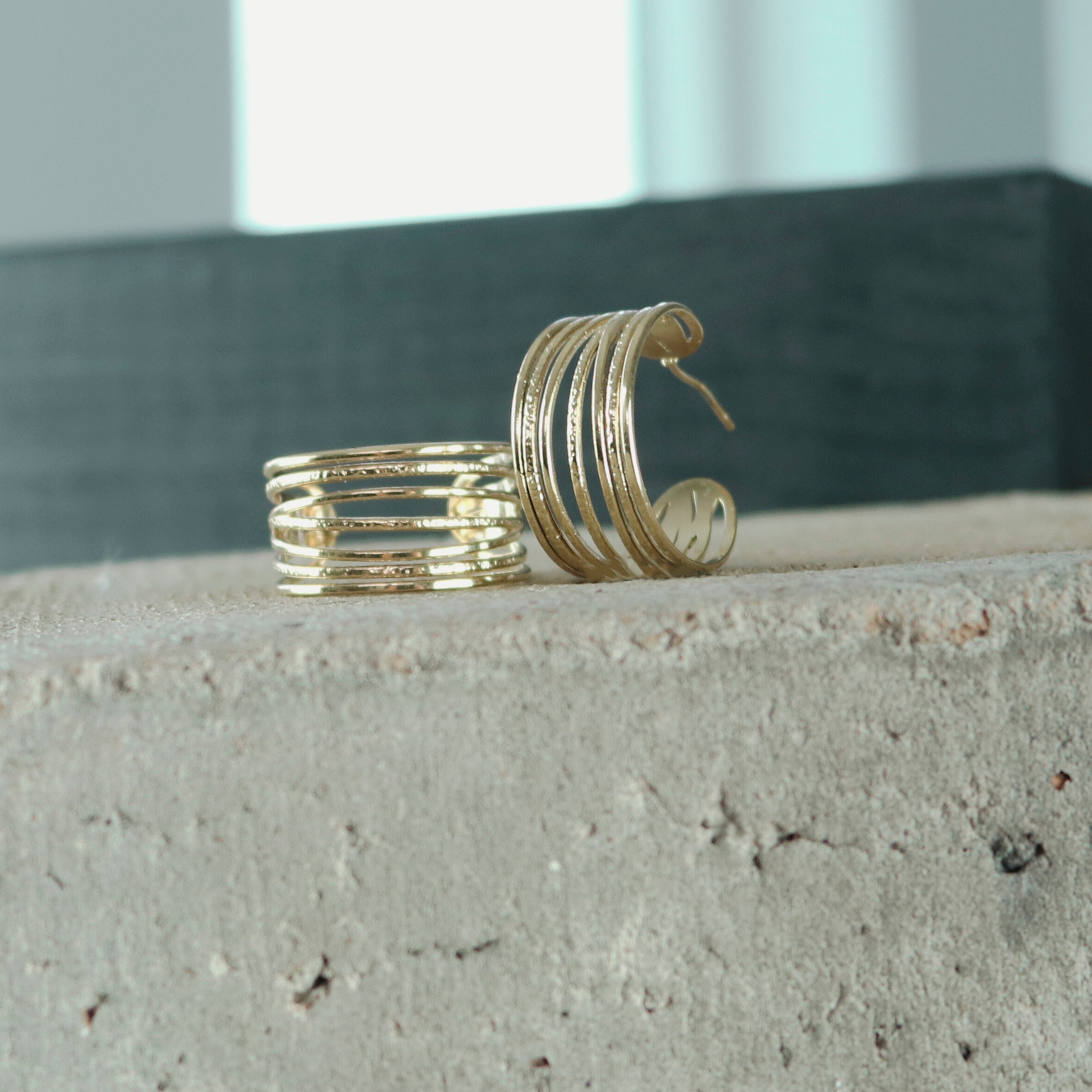 Dansk Copenhagen  String Statement hoops, vandfast - forgyldt