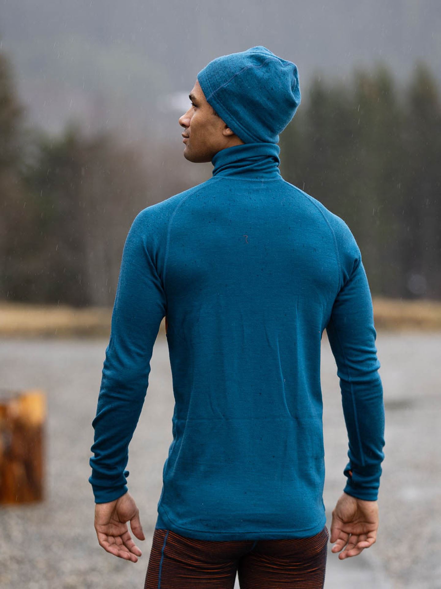 Expedition Man Zip Neck