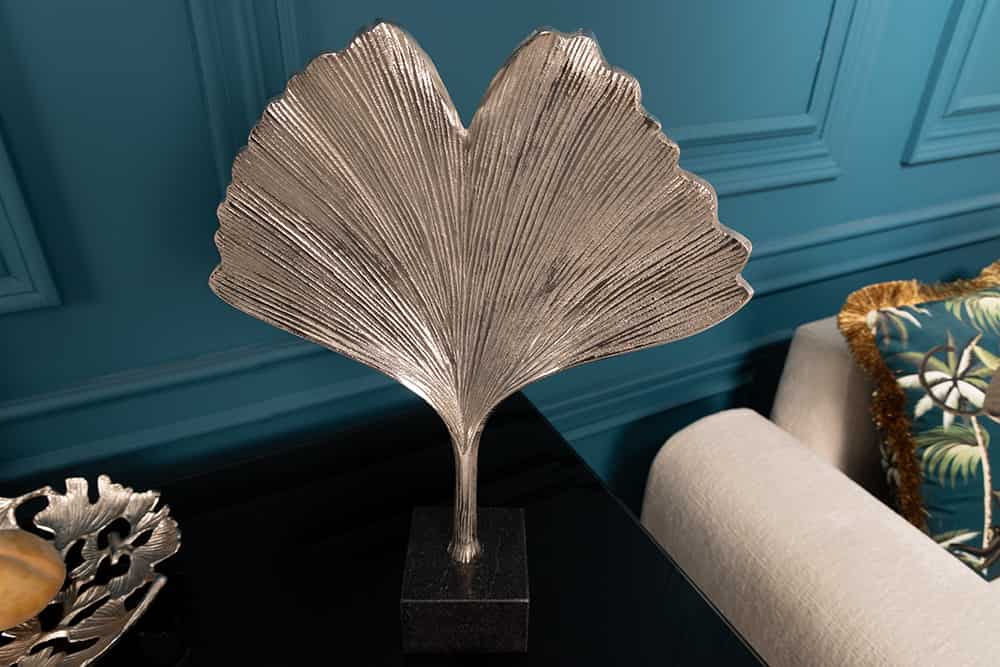 Dekorative Skulptur GINKGO LEAF 45cm silber handmade Metall mit Marmorsockel