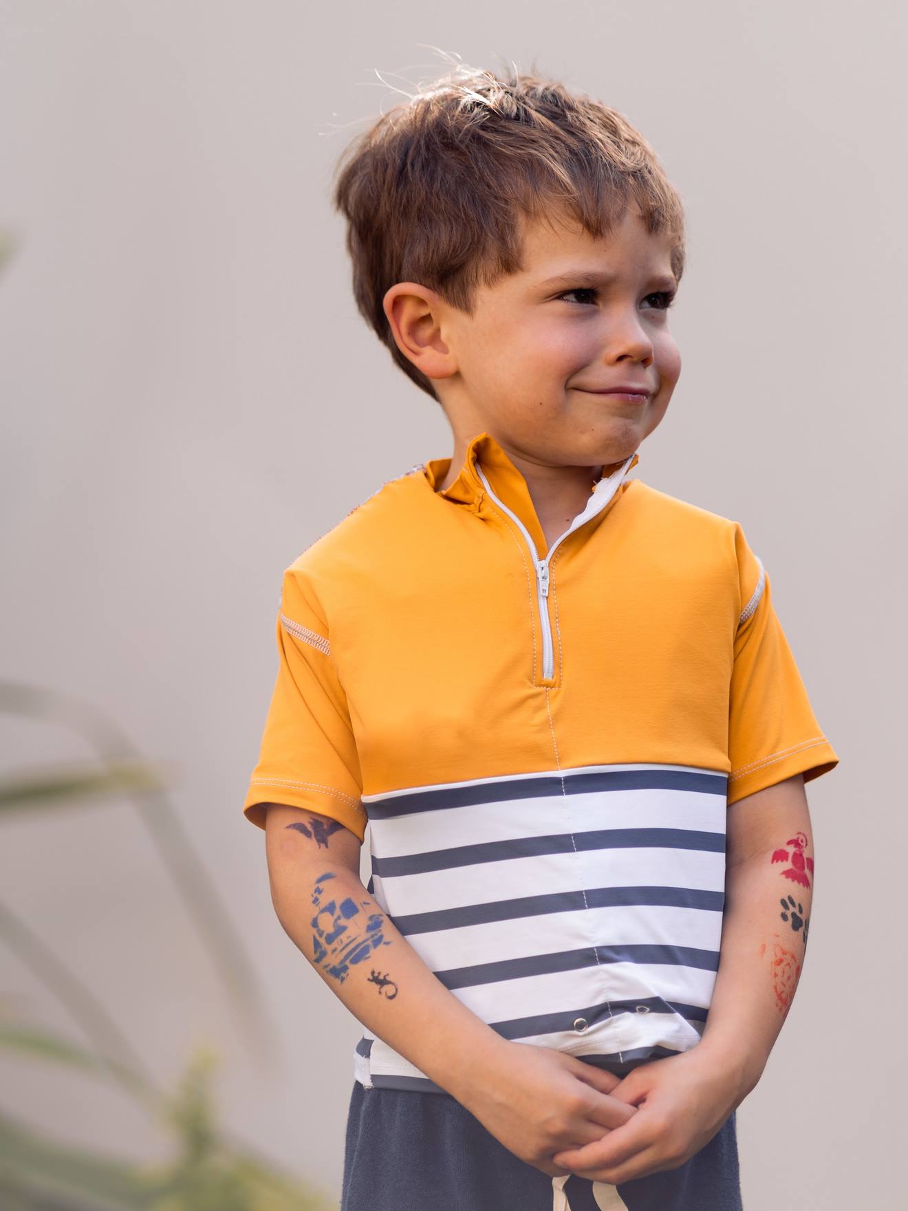 Camiseta infantil contra a asfixia