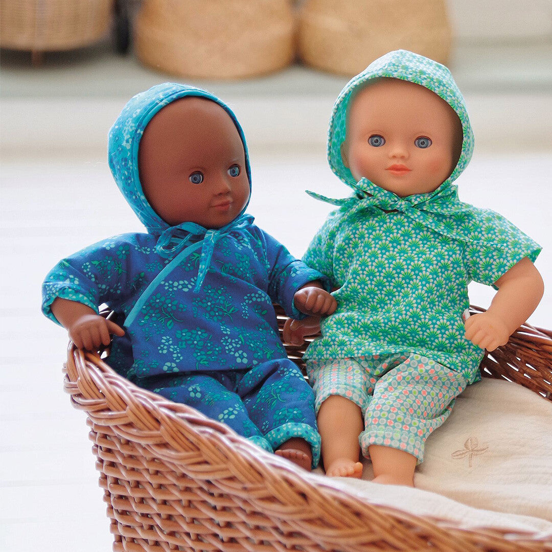 Djeco poppenkledingset pomea - petit pan zazen - 32 cm