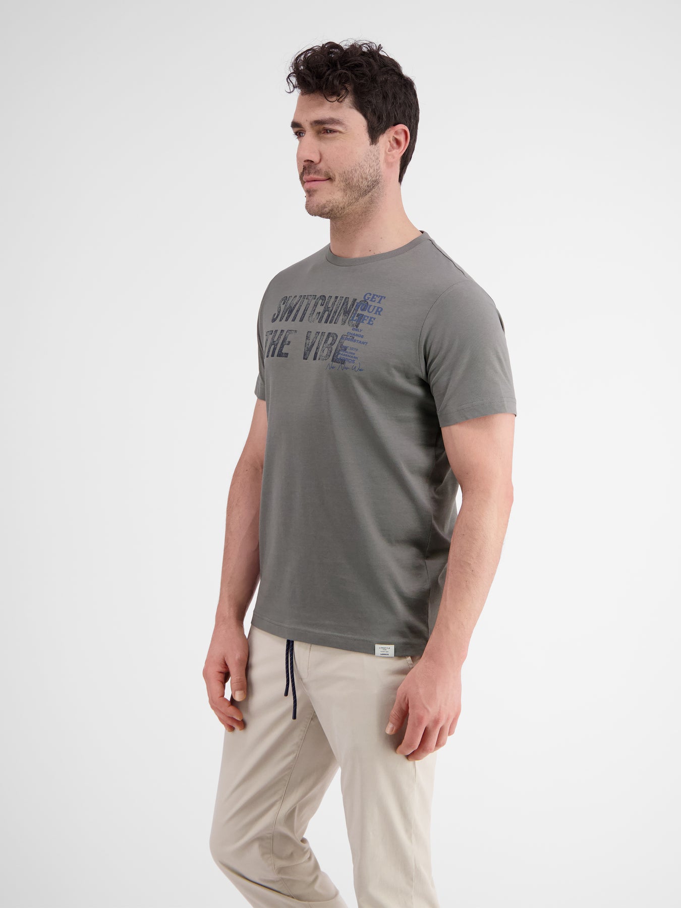 Unifarbenes T-Shirt für Herren mit Brustprint
