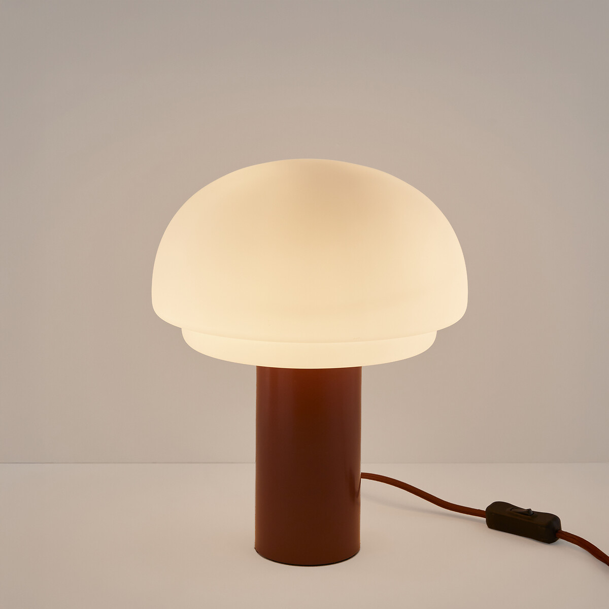 LA REDOUTE INTERIEURS<br>Luminária de vidro opalino e ferro H27.5 Agathilda