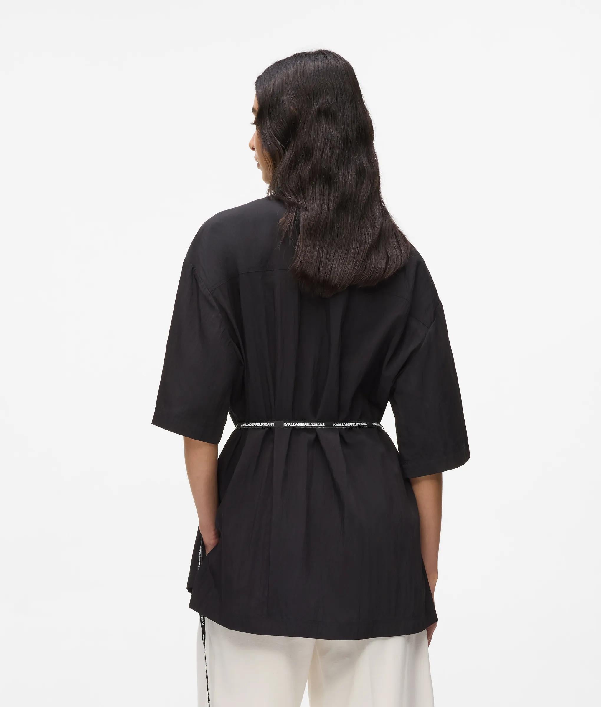 Shirt met korte mouwen en stropdas