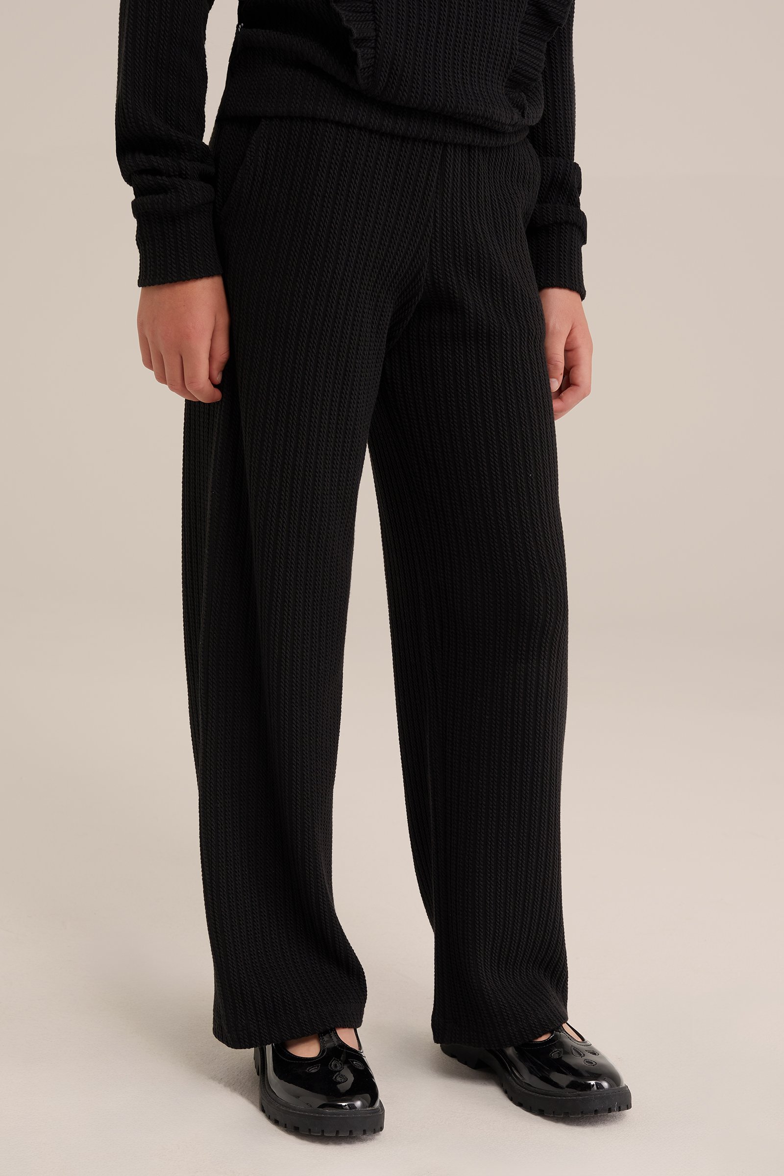 Meisjes straight fit broek met structuur WE Fashion Zwart