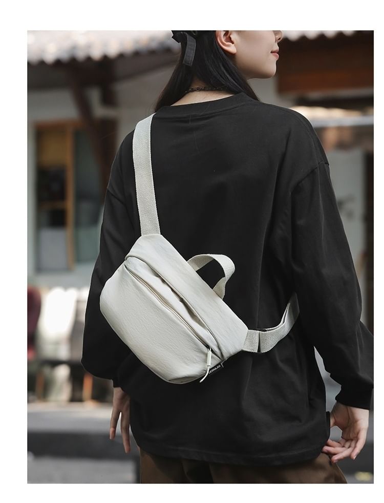 IOU - Effen nylon crossbodytas