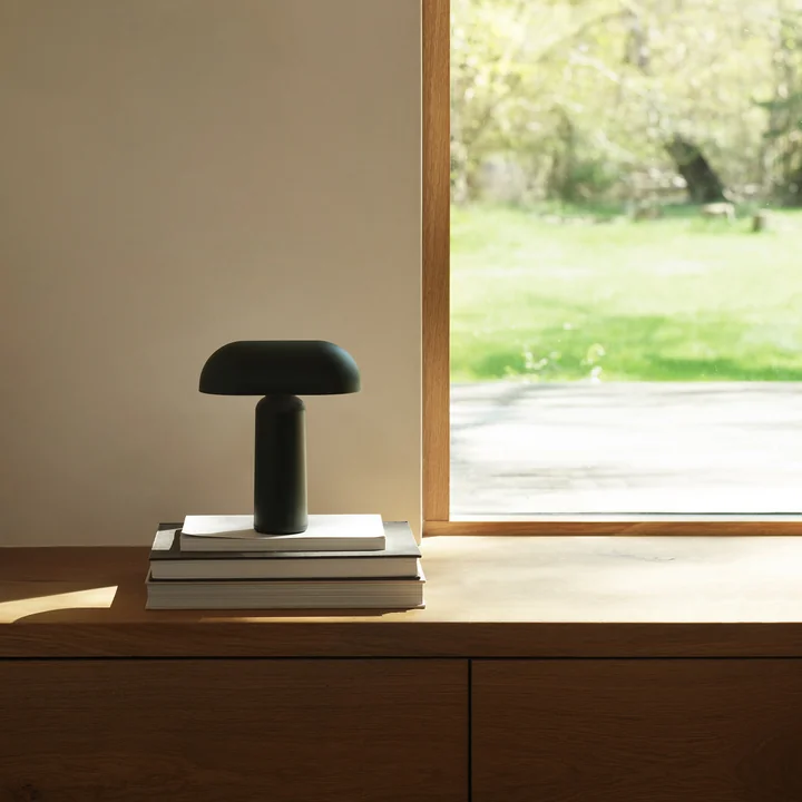 Normann Copenhagen - Porta LED Akku-Tischleuchte, schwarz