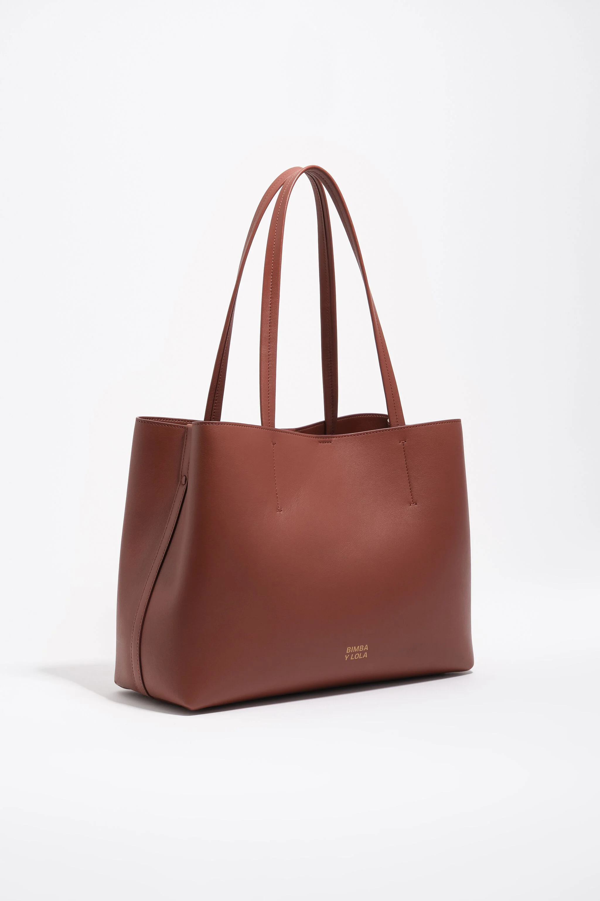 Bolsa grande de compras em couro cor nogueira com estampa de Chihuahua.