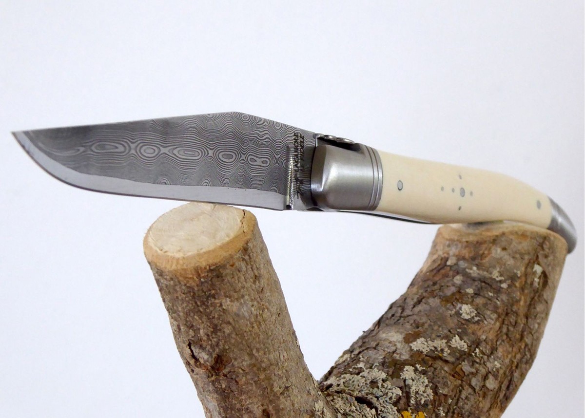 Couteau Laguiole avec un manche en Ivoire de Mammouth
