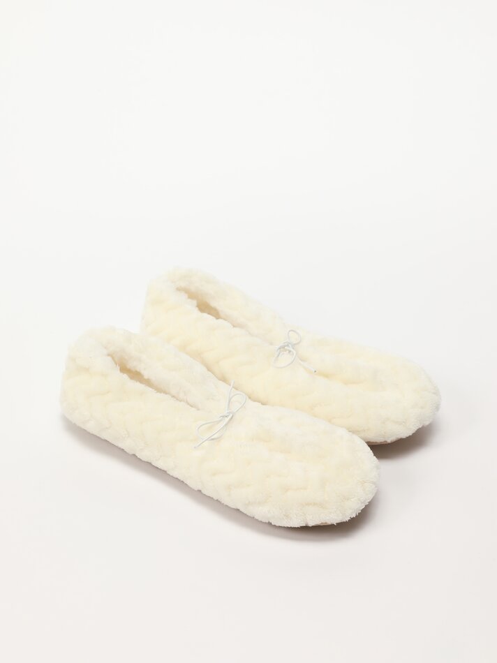 Chinelo peludo - Cru