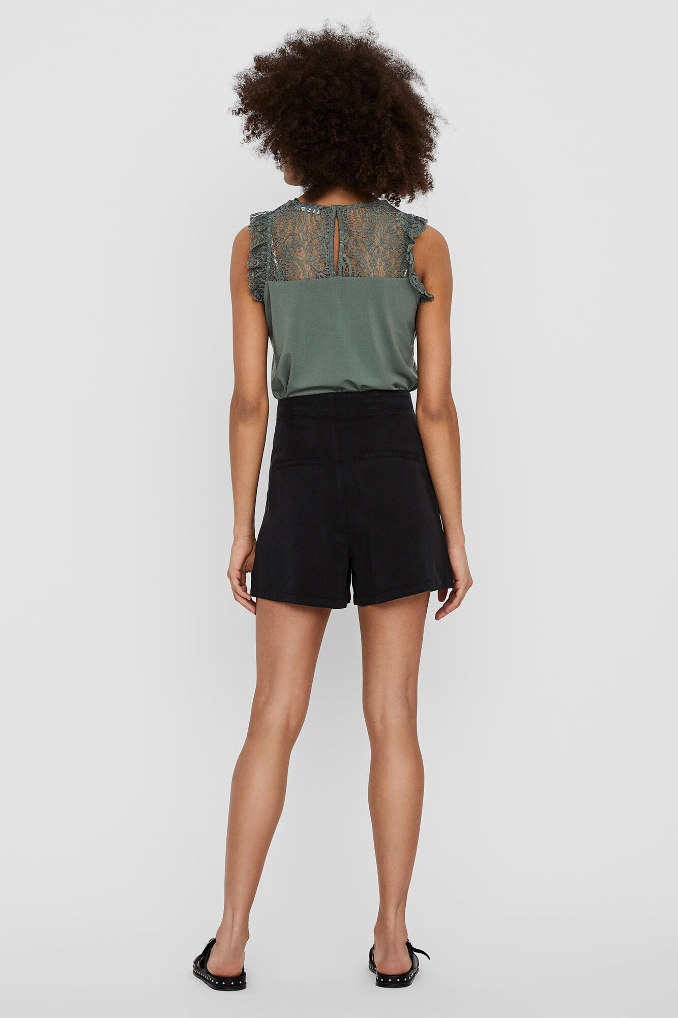 Shorts femininos de cintura média com cordão ajustável - Preto