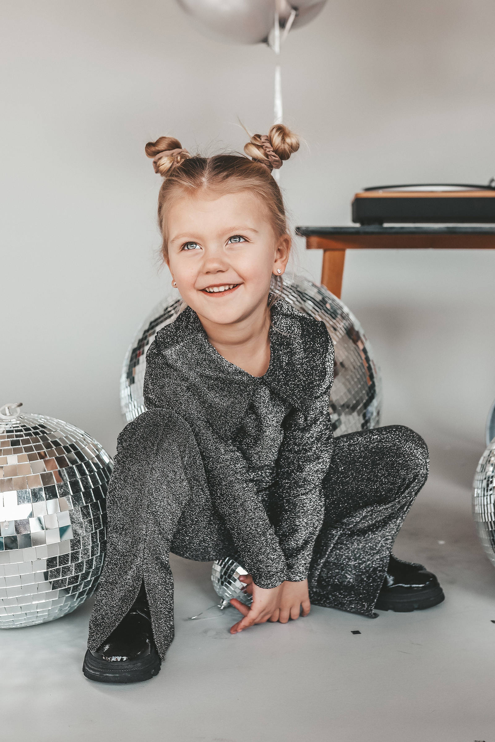 Your Wishes longsleeve met glitters donker zilver