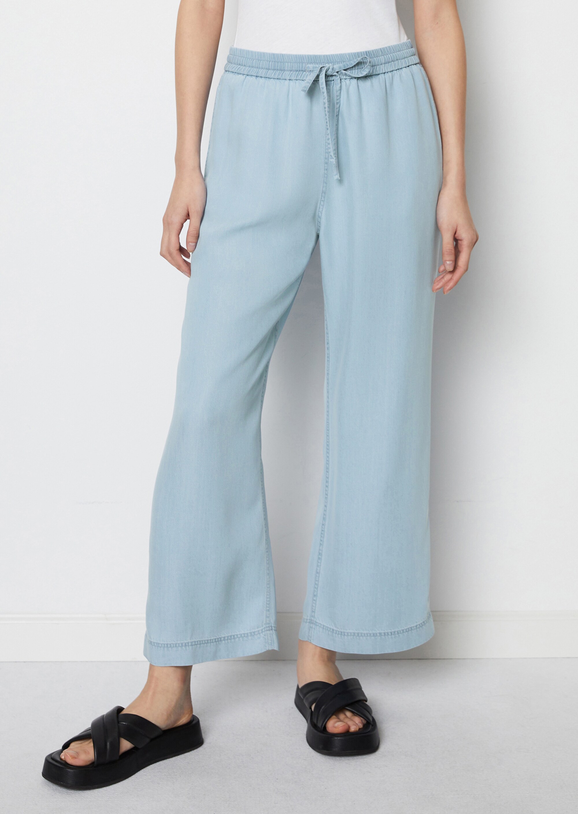 Weite Gummizug-Hoseaus softem Lyocell-Denim