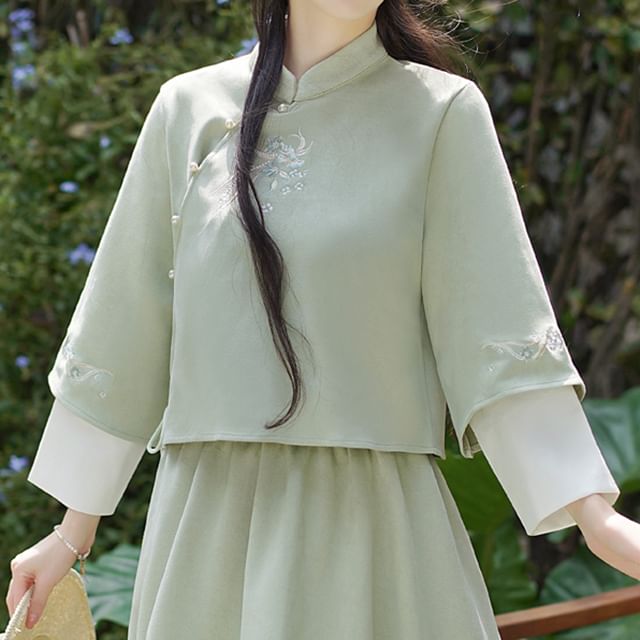 Fioridi - Hanfu-top met lange mouwen, geborduurd bloemenmotief en knopen / A-lijn rok met hoge taille