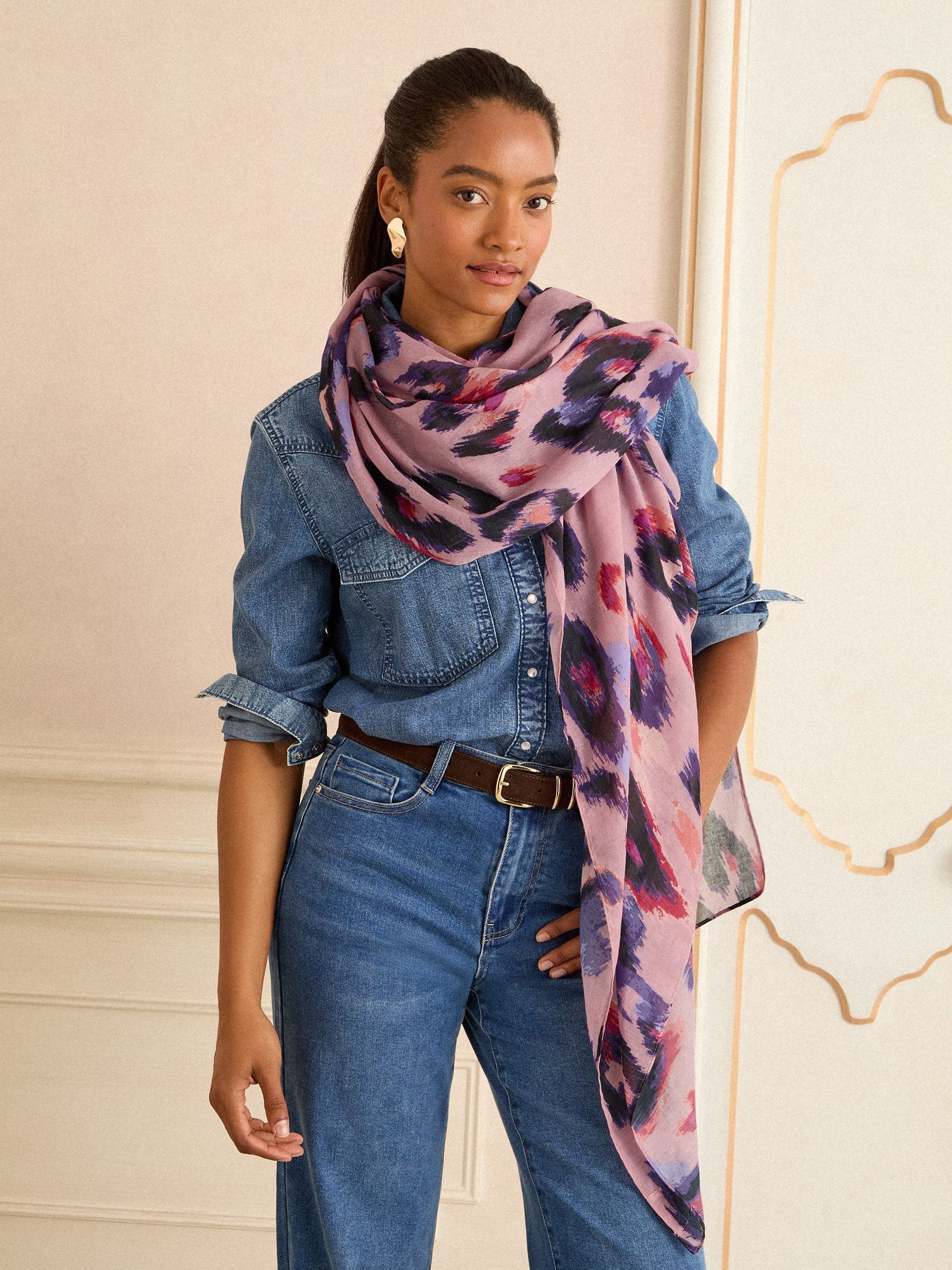Roze met luipaardprint - Love & Roses Printed Lightweight Scarf
