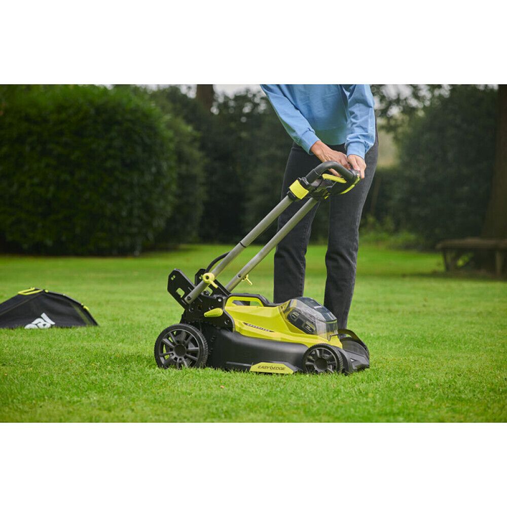 GRESSKLIPPER RYOBI RY18LMX40C-0 ONE+ 18V UTEN BATTERI