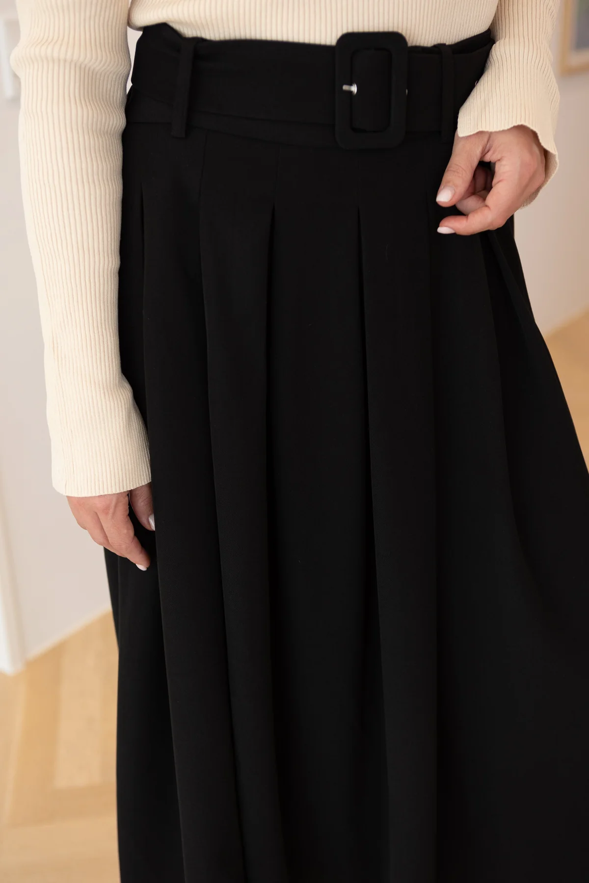 Valentin Studio Pleated Skirt black