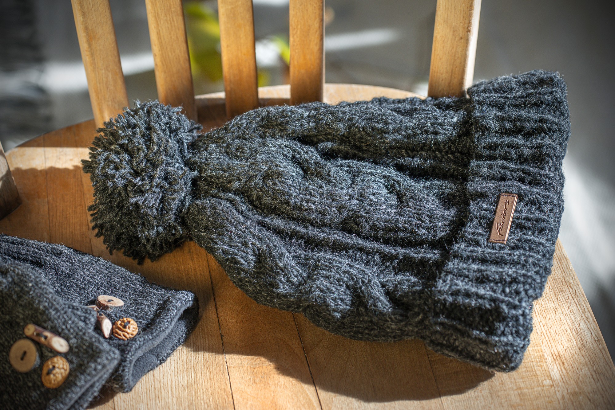 Mütze mit Pompon, grau günstig bestellen